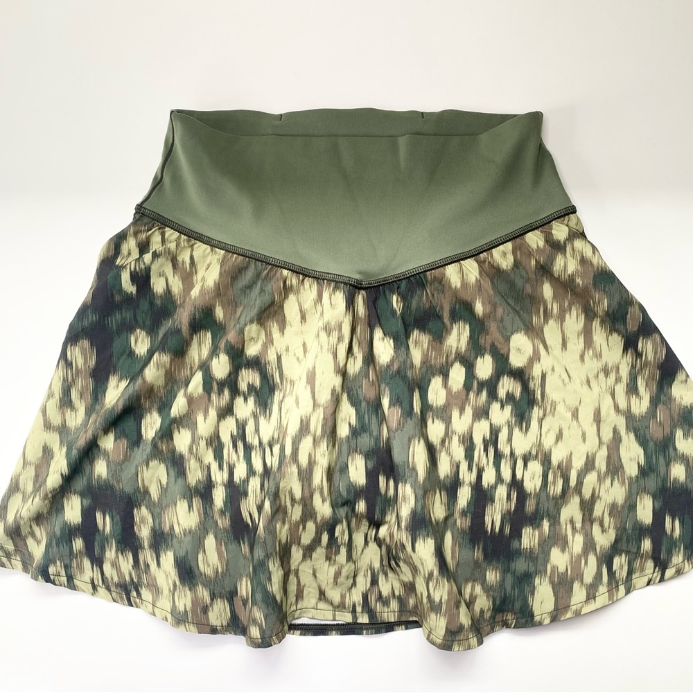 OFFLINE by Aerie Skort with Pocket Green Size Small Stretchy Wicking Flowy Mini